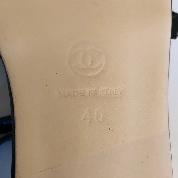 Chanel Leather Enamel Camellia Flower Sandals Sz 9 - Picture 8 of 10